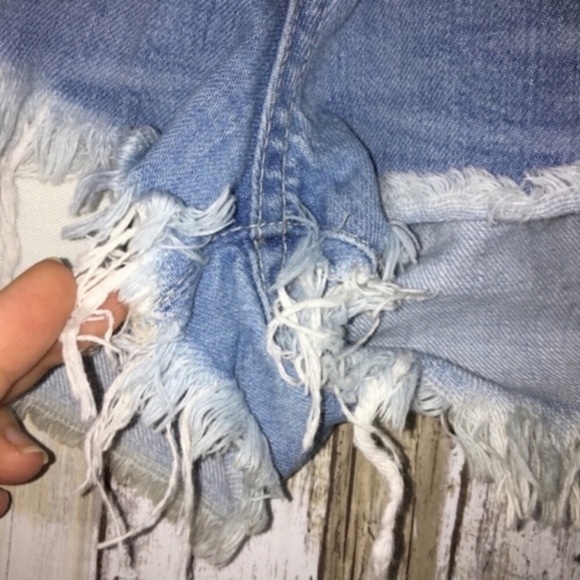 Big Star Kyle Distressed Boyfriend Shorts - Picture 3 of 7